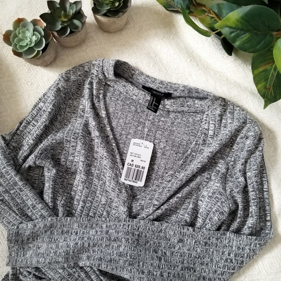 Forever 21 Grey crop Top - Picture 3 of 5